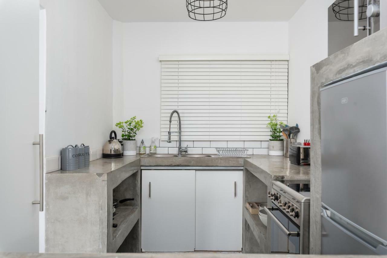 Saratoga Apartments By Propr Cape Town Bagian luar foto